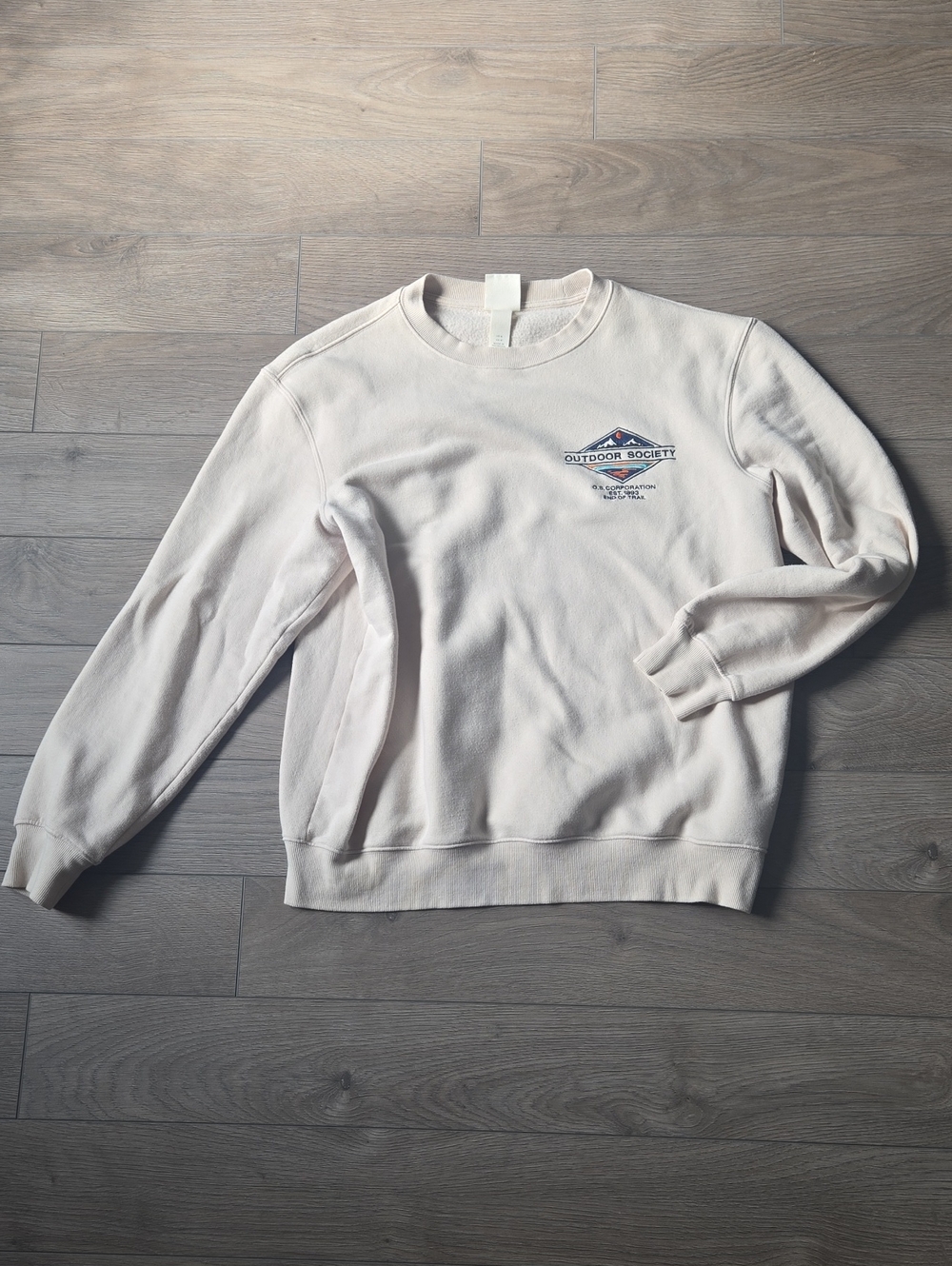 Size Medium H&M Men's Crewneck Sweatshirt in Off-White
